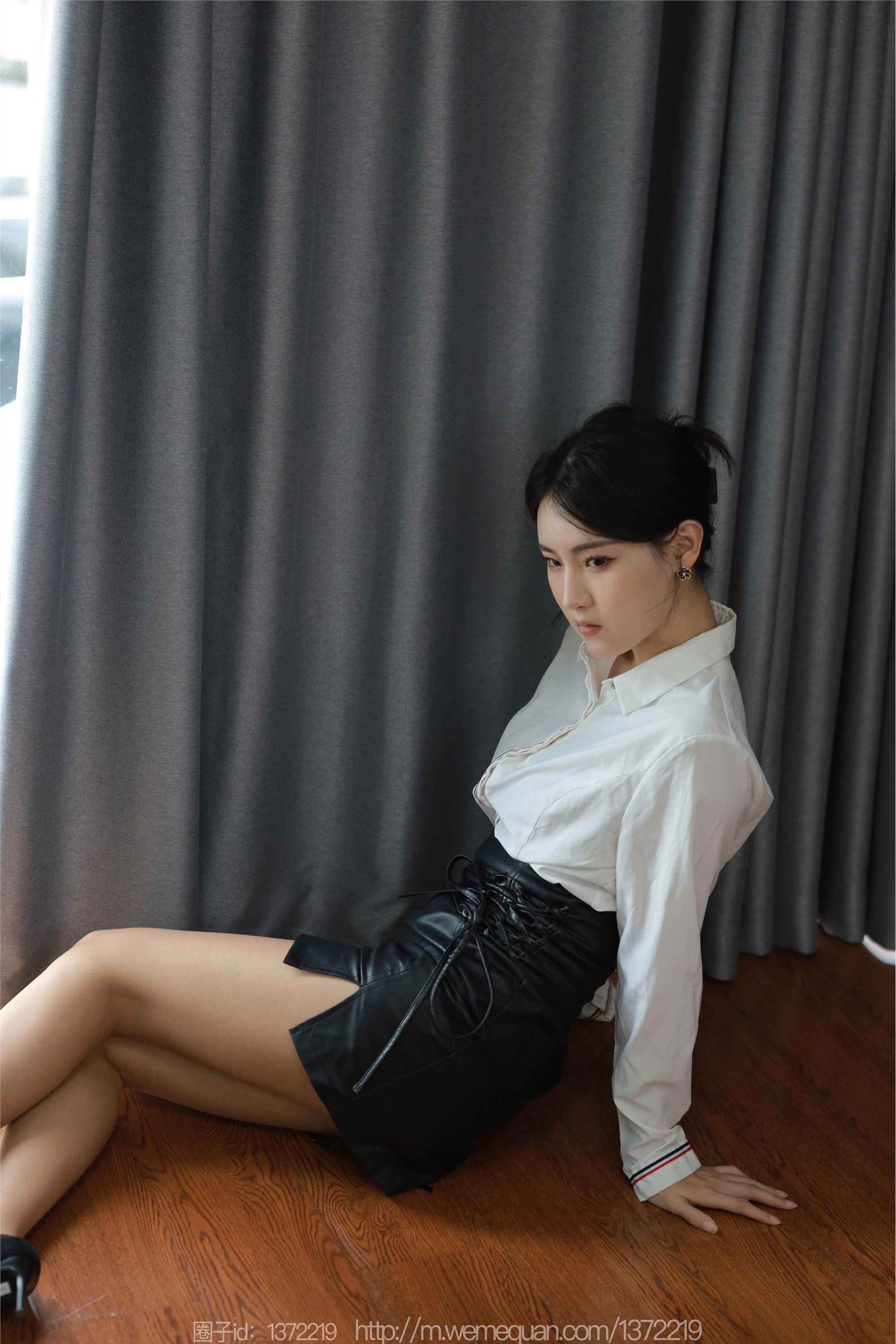 IESS异思趣向  2023.10.01 丝享家 1547 小宝《不开灯的房间》